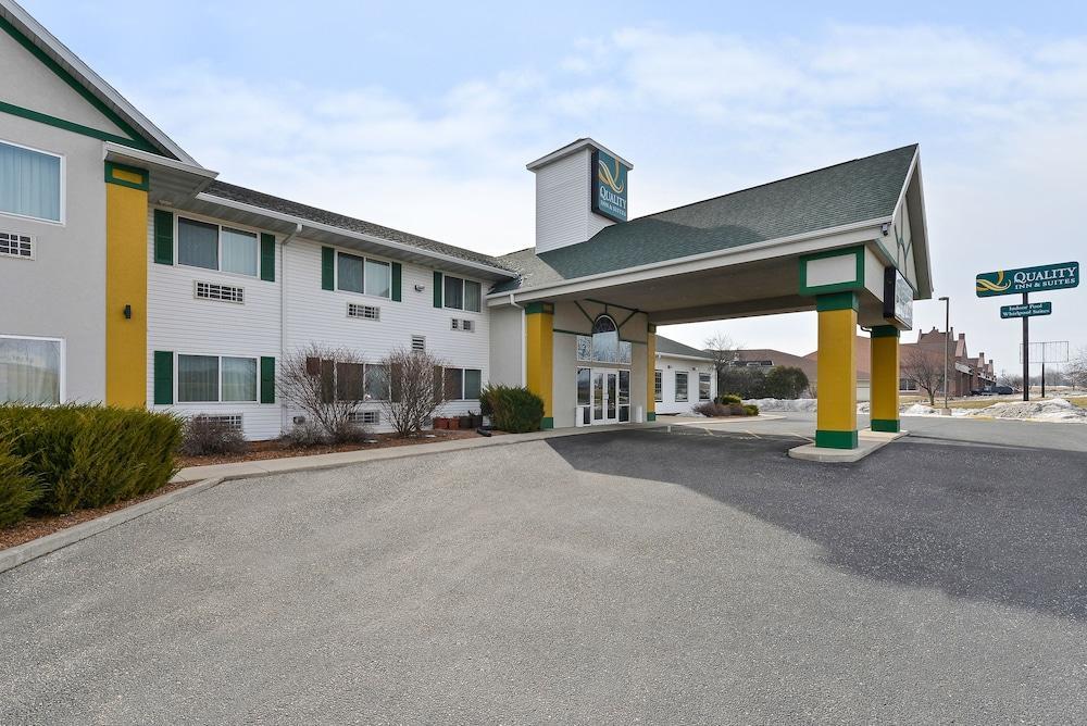 Quality Inn & Suites Stoughton - Madison South Экстерьер фото