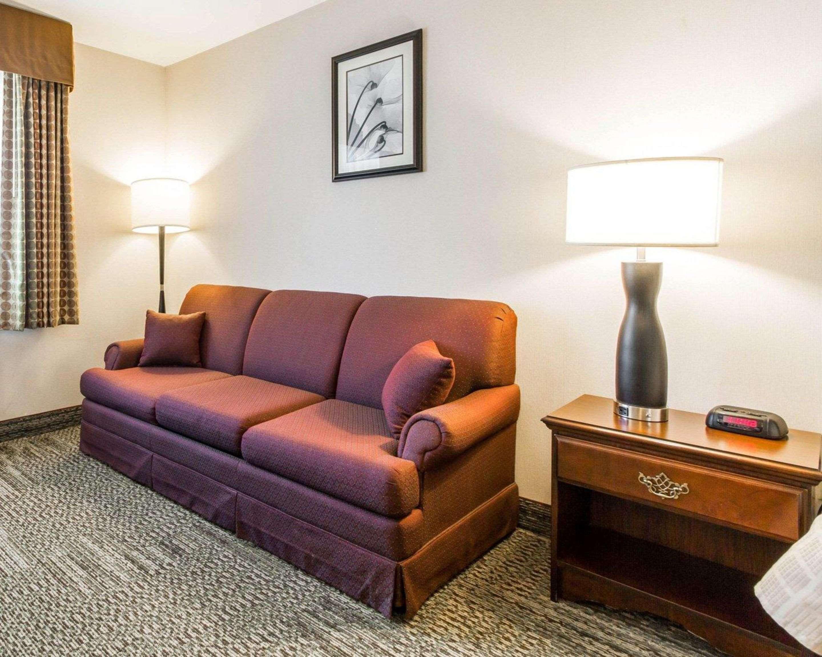 Quality Inn & Suites Stoughton - Madison South Экстерьер фото