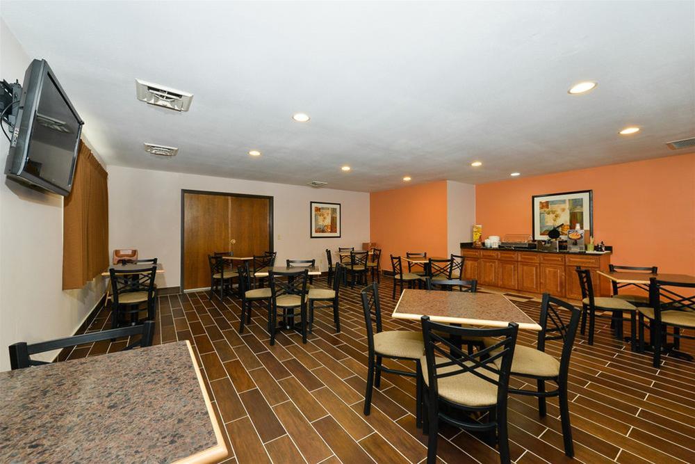 Quality Inn & Suites Stoughton - Madison South Экстерьер фото