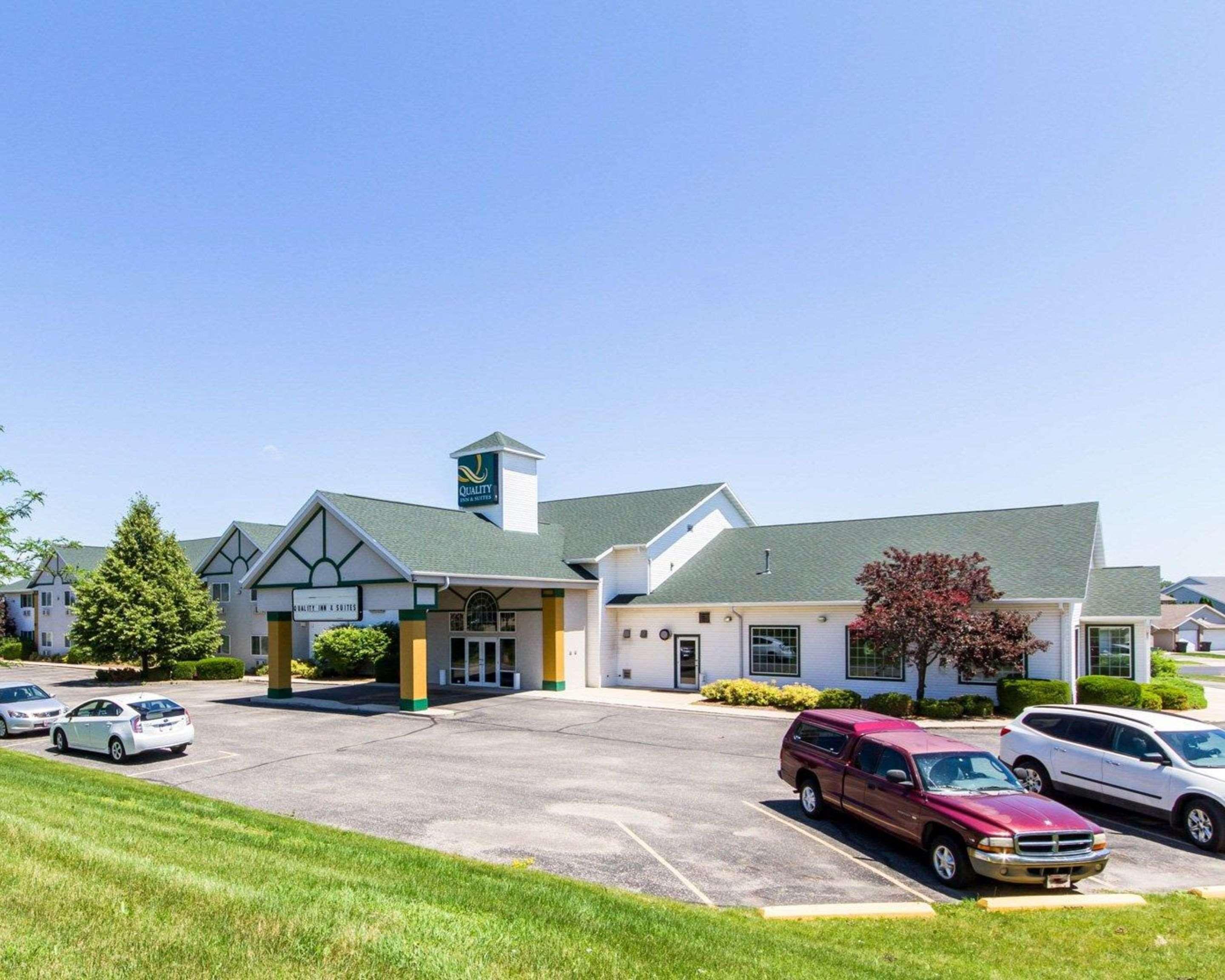 Quality Inn & Suites Stoughton - Madison South Экстерьер фото